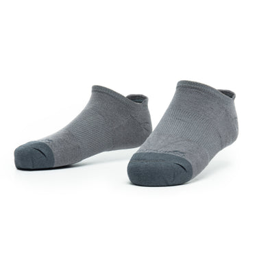 Invisible no-show ankle socks, light gray knit with cushioned sole