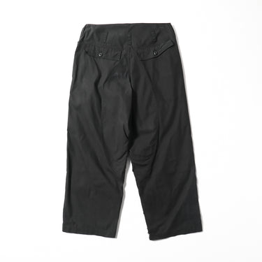 Black vintage US field pants side view with cargo pockets and buttoned cuffs