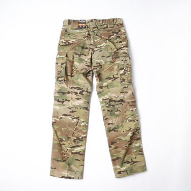 Multicam tactical pants with straight legs and cargo side pockets