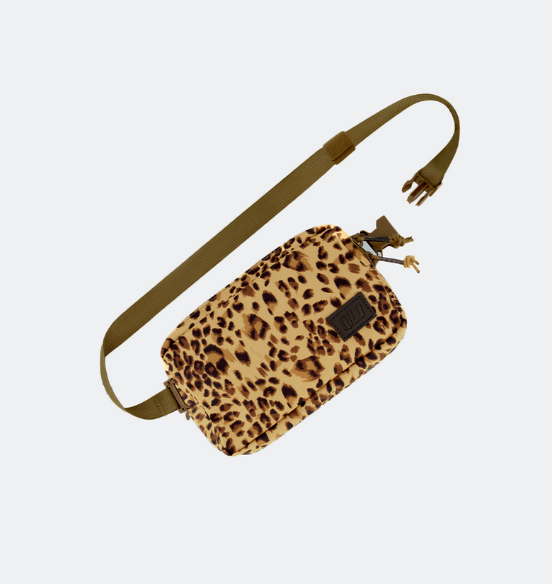 Qilo Prison Wallet Bag in Cheetah